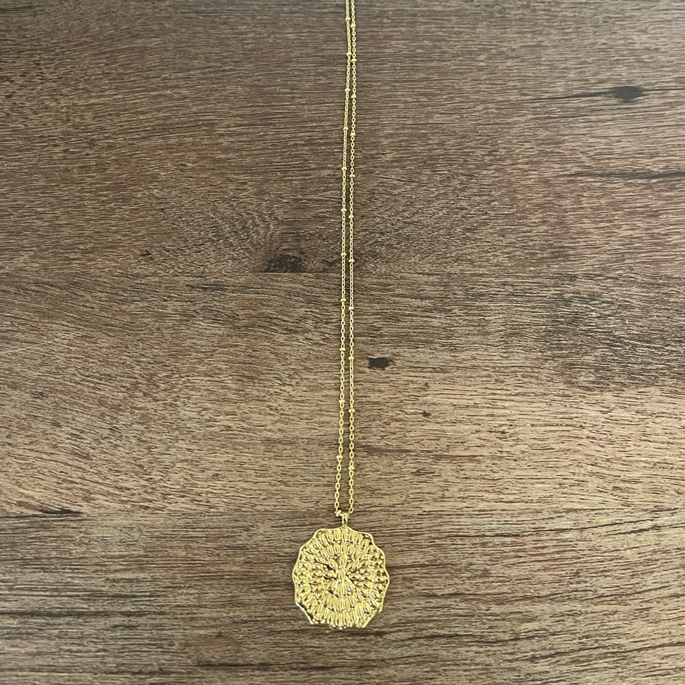 Gorjana unique sun burst necklace - minor tiniest scratch on back in photo